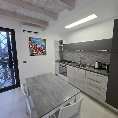 Nyaraló Carlo's *